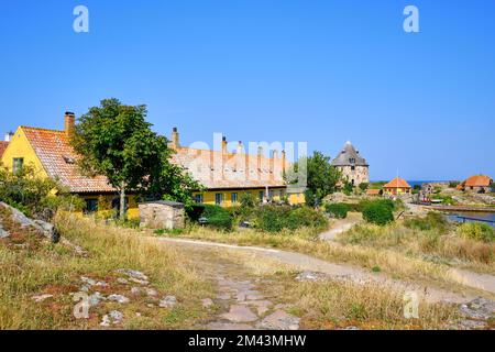 Unterwegs auf den Ertholmen-Inseln, historische Bauten auf Frederiksö, Ertholmene, Dänemark, Skandinavien, Europa. Stockfoto