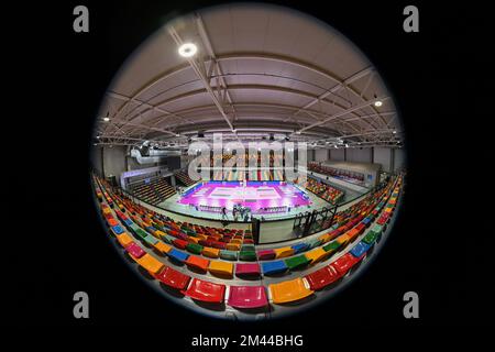 Florenz, Italien. 18.. Dezember 2022. Allgemeiner Blick auf Pala Wanny während des Spiels Il Bisonte Firenze vs Vero Volley Milano, Volleyball Italian Series A1 Women Match in Florenz, Italien, Dezember 18 2022 Kredit: Independent Photo Agency/Alamy Live News Stockfoto