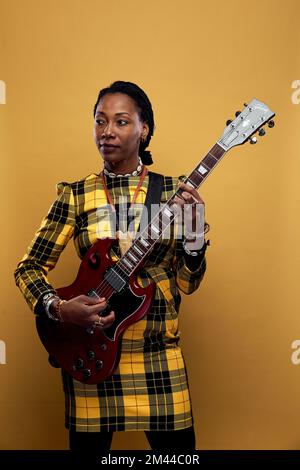 Fatoumata Diawara fotografiert in Bristol, Großbritannien Stockfoto