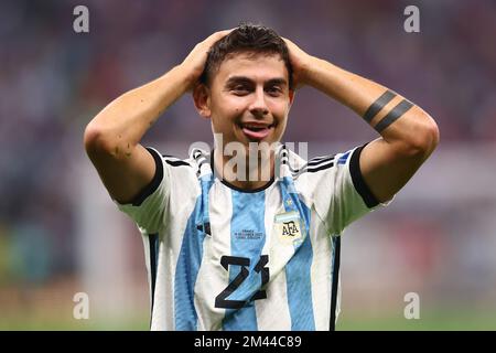 Lusail City, Katar. 18.. Dezember 2022. Paulo Dybala aus Argentinien reagiert nach dem Finale der FIFA-Weltmeisterschaft 2022 im Lusail Stadium in Lusail City, Katar, am 18. Dezember 2022. Foto: Chris Brunskill/UPI Credit: UPI/Alamy Live News Stockfoto