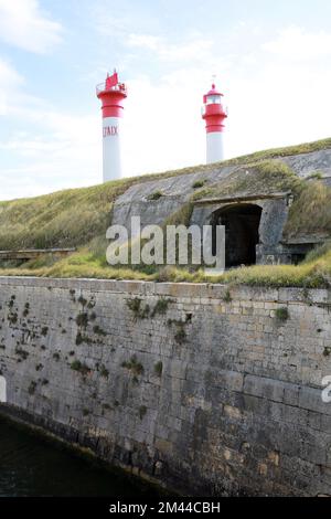Die beiden Leuchttürme auf der Ile d'Aix, Charente-Maritime, Frankreich, Europa. Stockfoto