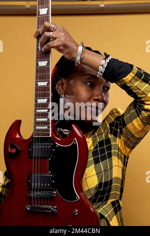 Fatoumata Diawara fotografiert in Bristol, Großbritannien Stockfoto