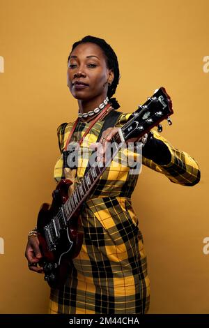 Fatoumata Diawara fotografiert in Bristol, Großbritannien Stockfoto