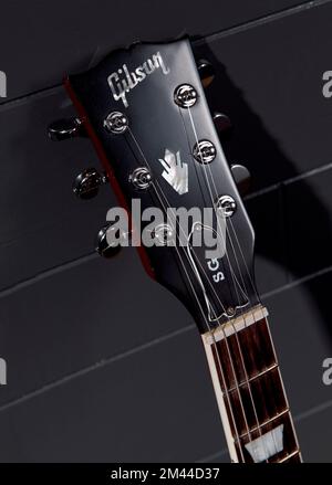 Fatoumata Diawaras rote Gibson SG E-Gitarre Stockfoto