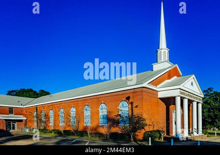 Die Magnolia Springs Baptist Church ist am 16. Dezember 2022 in Theodore, Alabama, abgebildet. Die Kirche wurde 1989 gegründet. Stockfoto