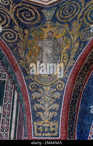 Wunderschöne Mosaiken im Baptisterium von Neon, UNESCO-Weltkulturerbe Ravenna, Italien Stockfoto