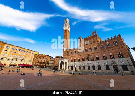 Piazza del Campo, Hauptplatz des UNESCO-Weltkulturerbes Siena, Italien Stockfoto