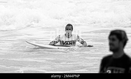 Haleiwa, HI, USA. 18.. Dezember 2022. Balram Stack gewinnt am 18. Dezember 2022 bei den Vans 2022 Pipe Masters bei der Banzai Pipeline in Haleiwa, HI. Kredit: Erik Kabik Photography/Media Punch/Alamy Live News Stockfoto