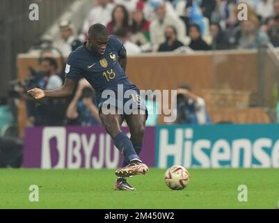 12/18/2022, Lusail Iconic Stadium, Doha, QAT, FIFA-Weltmeisterschaft 2022, Finale, Argentinien gegen Frankreich, im Bild von Frankreichs Verteidiger Dayot Upamecano Stockfoto