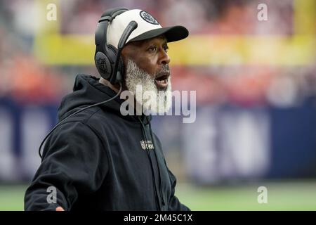 Houston, TX, USA. 18.. Dezember 2022. Houston Texans Cheftrainer Lovie Smith bei einem Spiel zwischen den Kansas City Chiefs und den Houston Texans in Houston, TX. Trask Smith/CSM/Alamy Live News Stockfoto