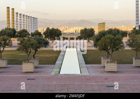 10. FEBRUAR 2022, BARCELONA, SPANIEN: Olympiapark von Barcelona, Spanien auf dem Berg Montjuic am Morgen Stockfoto