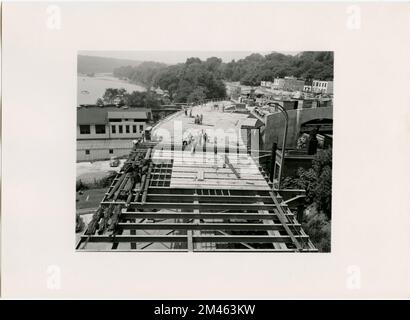 Bau des K Street Skyway. Originalunterschrift: Bau der K St. Skyway - Key Bridge und Umgebung. Foto von Charles H. Ritter. Bundesstaat: Bezirk Columbia. Ort: Washington. Stockfoto