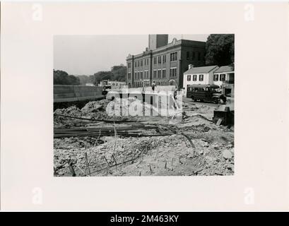 Bau des K Street Skyway. Originalunterschrift: Bau der K St. Skyway - Key Bridge und Umgebung. Foto von Charles H. Ritter. Bundesstaat: Bezirk Columbia. Ort: Washington. Stockfoto