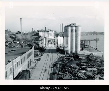 Bau des K Street Skyway. Originalüberschrift: Bauarbeiten an der neuen K St. Skyway. North End Key Bridge in Georgetown. Fotos von T. W. Kines. Bundesstaat: Bezirk Columbia. Ort: Washington. Stockfoto