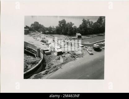 Bau des K Street Skyway. Originalunterschrift: Bau der K St. Skyway - Key Bridge und Umgebung. Foto von Charles H. Ritter. Bundesstaat: Bezirk Columbia. Ort: Washington. Stockfoto