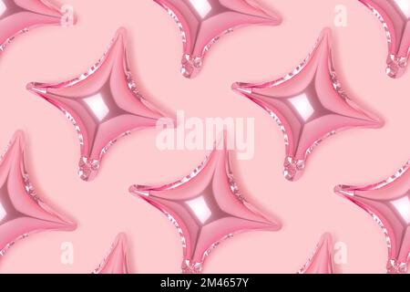 Sich wiederholendes Muster aus aufblasbaren Sternballons auf pinkfarbenem Hintergrund. Schwarzweiß-Konzept. Stockfoto