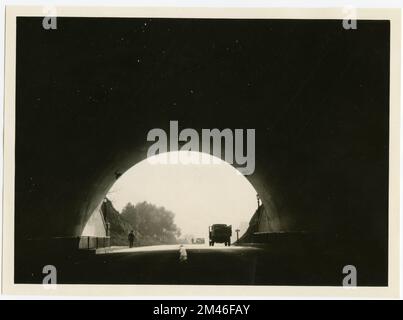 Der Beaucatcher-Tunnel. Originalüberschrift: Beaucatcher Tunnel am Stadtrand von Raleigh, North Carolina. 6. International Road Congress - Tour #2 - Duvall. Bundesstaat: North Carolina. Stockfoto