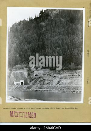 Tooth Rock Tunnel. Originalunterschrift: Columbia River Highway - Tooth Rock Tunnel - Oregon 28-A - Blick vom Bonneville Dam. Bundesstaat: Oregon. Stockfoto