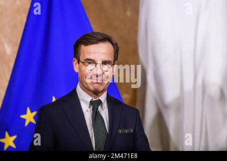 RIGA, LETTLAND. 19.. Dezember 2022 Ulf Kristersson (auf Foto) trifft der schwedische Premierminister mit dem lettischen Ministerpräsidenten Krisjanis Karins zusammen. Stockfoto