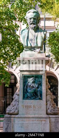 Statue von Josef von Fodor (Fodor József) (16. Juli 1843 bis 19. März 1901) ein ungarischer Hygieneprofessor und Pionier der öffentlichen Gesundheit. Stockfoto