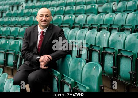 Der neu ernannte englische Cheftrainer Steve Borthwick während eines Fotogesprächs im Twickenham Stadium, London. Borthwick wird aus Leicester rekrutiert, wo er seit 2020 als Rugby-Direktor tätig ist und den Club zum Sieg der Gallagher Premiership der letzten Saison geführt hat. Foto: Montag, 19. Dezember 2022. Stockfoto