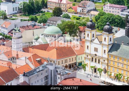 Trencin (Trentschin): Trencin Altstadt von Schloss, Dolná brána („Unteres Tor“), Synagoge in , , Slowakei Stockfoto