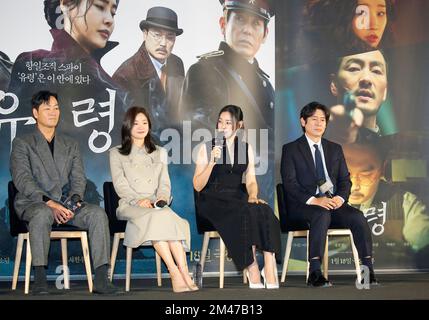 Park Hae-Soo, Park So-Dam, Lee Hanee, Sol Kyung-Gu, Dez. 19, 2022 : (L-R) Besetzung der Mitglieder Park Hae-Soo, Park so-Dam, Lee Hanee und Sol Kyung-Gu nehmen an einer Produktionspräsentation für ihren südkoreanischen Film "Phantom" in Seoul, Südkorea, Teil. Kredit: Lee Jae-Won/AFLO/Alamy Live News Stockfoto