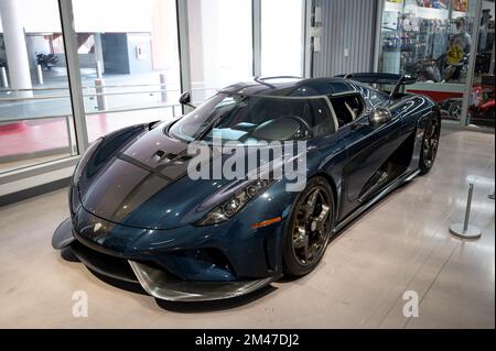 Leistungsstarker 2019 Koenigsegg Regera „Gotham“ Supersportwagen Stockfoto