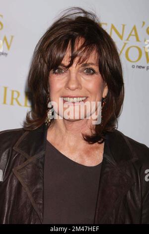 Linda Gray nimmt am 29. März 2009 am Eröffnungsabend an der Aufführung von „Irenas Gelübde“ im Walter Kerr Theatre in New York City Teil. Foto: Henry McGee/MediaPunch Stockfoto