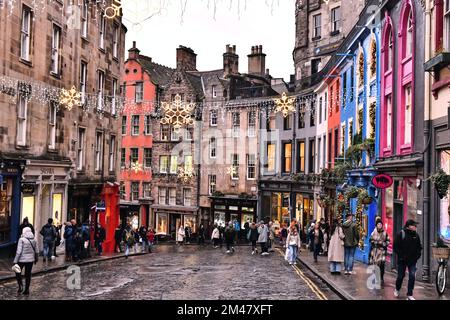 Edinburgh Scotland, Vereinigtes Königreich, 19. Dezember 2022. Victoria Street zu Weihnachten in Edinburgh. Live-Nachrichten von sst/alamy Stockfoto