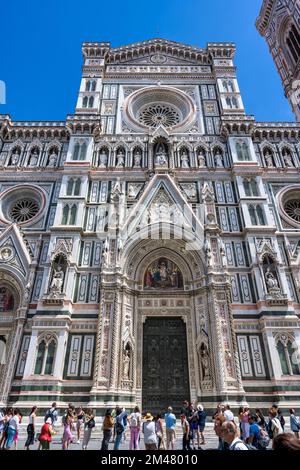 Haupteingang zur Kathedrale von Florenz (Duomo di Firenze) auf der Piazza del Duomo in Florenz, Toskana Italien Stockfoto