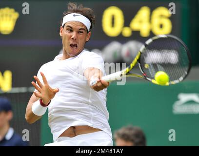 Rafael Nadal, Wimbledon Tennis Championships 2014, Wimbledon, London. Herren Singles, Martin Klizan, (SVK) gegen Rafael Nadal, Centre Court. Stockfoto