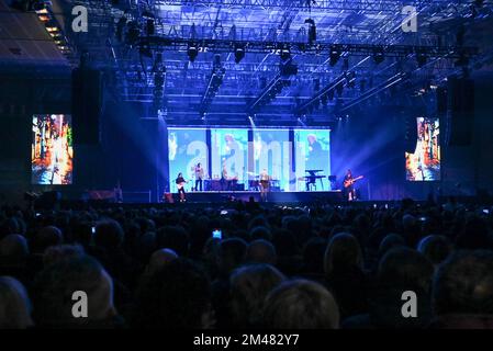 Padua, Italien. 15.. Dezember 2022. Simply Red während der Simply Red - Blue Eye Soul Tour 2022, Musikkonzert in Padua, Italien, Dezember 15 2022 Kredit: Independent Photo Agency/Alamy Live News Stockfoto