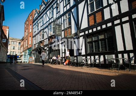 Das alte Glockenhotel, das öffentliche Haus auf Sadlergate, Derby, england. tudor-Architektur Stockfoto