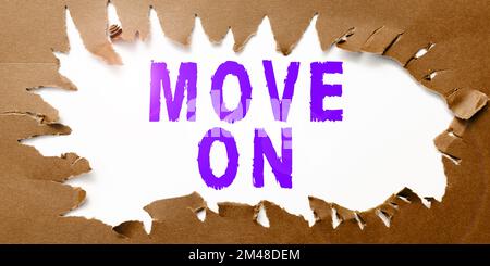 Textbeschriftung mit Präsentation Weiter. Geschäftsübersicht, um den Ort zu verlassen, wo Sie wohnen und woanders hinzugehen Stockfoto