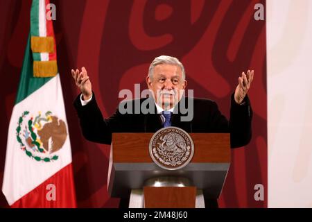 Mexiko-Stadt, Mexiko. 19.. Dezember 2022. 19. Dezember 2022, Mexiko-Stadt, Mexiko: Mexikanischer Präsident Andres Manuel Lopez Obrador während einer Konferenz vor Reportern im Nationalpalast in Mexiko-Stadt, Mexiko am 19. Dezember 2022 in Mexiko-Stadt, Mexiko (Foto: Luis Barron/Eyepix Group/Sipa USA). Kredit: SIPA USA/Alamy Live News Stockfoto