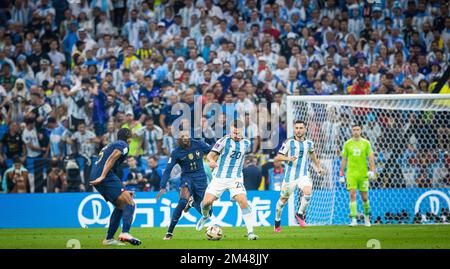 Doha, Katar. 18.. Dezember 2022. Alexis Mac Allister (Arg), Ousmane Dembele (FRA) Argentinien – Frankreich Endspiel Argentinien – Frankreich Weltmeisterschaft 2022 Stockfoto