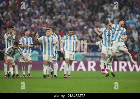 Lusail, Lusail, Katar, Katar. 18.. Dezember 2022. LUSAIL, KATAR - 18. DEZEMBER: Spieler Argentiniens feiert nach dem Sieg im Lusail Stadium am 18. Dezember 2022 in Lusail, Katar, das Finale der FIFA-Weltmeisterschaft 2022 von Katar. (Kreditbild: © Florencia Tan Jun/PX Imagens via ZUMA Press Wire) Stockfoto