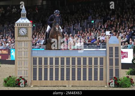 Excel Centre, London, Großbritannien. 19.. Dezember 2022. 2022 International Horse of the Year Show Day 5; Guy Williams reitet Namika im Mistletoe Speed Stakes Credit: Action Plus Sports/Alamy Live News Stockfoto