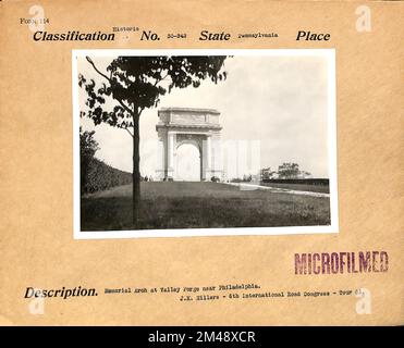 Memorial Arch in Valley Forge bei Philadelphia. Originalunterschrift: Memorial Arch in Valley Forge bei Philadelphia. J. K. Hillers - 6. International Road Congress - Tour Nr. 1. Bundesstaat Pennsylvania. Stockfoto