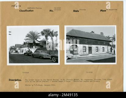 Das älteste Haus der Vereinigten Staaten, 14 St. Francis Street, St. Augustine, Florida. Originalunterschrift: Das älteste Haus der USA, 14 St. Francis Street, St. Augustine, Florida (die älteste Stadt der USA), diente unter 4 Flaggen. Historisches Museum und Bibliothek. Fotos von T. W. Kines, Januar 1952. Bundesstaat: Florida Place: St. Augustine. Stockfoto