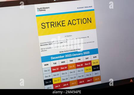 E-Mail von South Western Railway mit Warnung vor Arbeitsstreik zwischen dem 18.. Dezember 2022 und dem 8.. Januar 2023. England Stockfoto