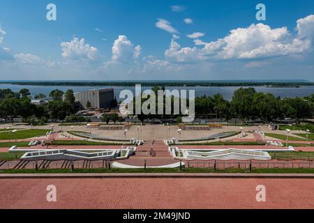 Überblicken Sie die Wolga vom Monument of Glory, Samara, Russland Stockfoto