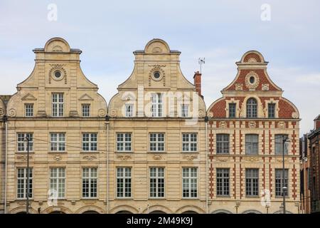 Grande Place, Barockfassaden, UNESCO-Weltkulturerbe, Altstadt von Arras, Departement Pas-de-Calais, Region Hauts-de-France, Frankreich Stockfoto