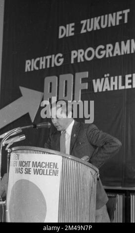 Die Gründerparteikonferenz der Partei Aktion demokratischer Fortschritt (ADF), einer nach dem DKP und der DFU linken Partei, am 2. November 1968 in Stockfoto