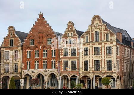 Grande Place, Barockfassaden und Maison des Trois Luppars im Stil der flämischen Spätgotik, UNESCO-Weltkulturerbe, Altstadt Stockfoto