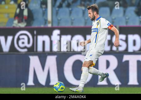 Genua, Italien. 18.. Dezember 2022. Przemyslaw Szyminski (Frosinone) während des CFC-Spiels Frosinone Calcio in Genua, italienisches Fußballspiel der Serie B in Genua, Italien, Dezember 18 2022 Kredit: Independent Photo Agency/Alamy Live News Stockfoto