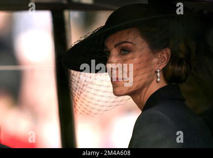 PA REVIEW OF THE YEAR 2022 File photo dated 19/09/22 - The Princess of Wales, in the Ceremonial Procession after Queen Elizabeth II's State Funeral in Westminster Abbey, London. Ausgabedatum: Dienstag, 20. Dezember 2022. Stockfoto