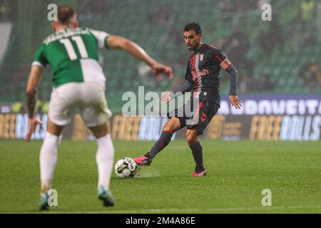 Lissabon, Portugal. 19.. Dezember 2022. Ricardo Horta (R) von SC Braga während des Allianz Cup 2022/2023 Spiels zwischen Sporting CP und SC Braga bei Estadio Jose Alvalade in Aktion (Endstand: Sporting CP 5:0 SC Braga) (Foto: David Martins/SOPA Images/Sipa USA) Guthaben: SIPA USA/Alamy Live News Stockfoto