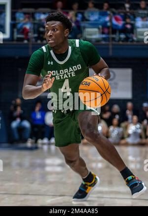 Dezember 18 2022 Moraga, CA USA Colorado State Guard Isaiah Stevens (4) fährt beim NCAA Männer Basketballspiel zwischen Colorado State Rams und den Saint Mary's Gaels zum Basketball. Colorado State besiegte Saint Mary's 62-60 im University Credit Union Pavilion Moraga Calif Thurman James/CSM Stockfoto